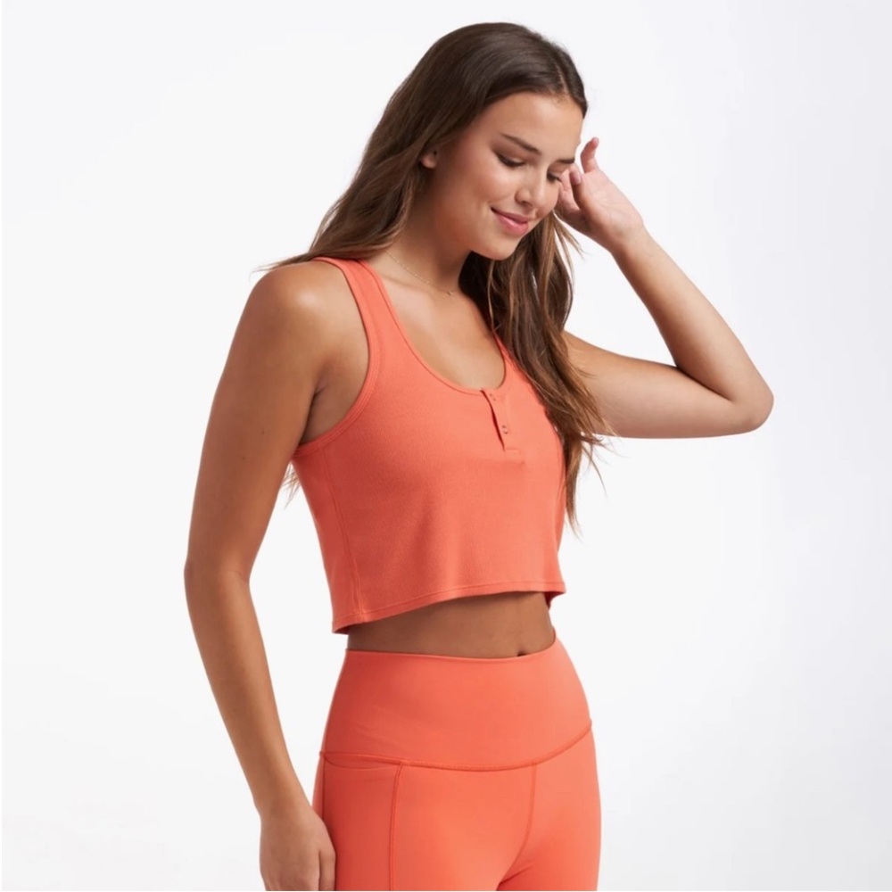 Vuori Cove Crop Tank-Size small, excellent cond